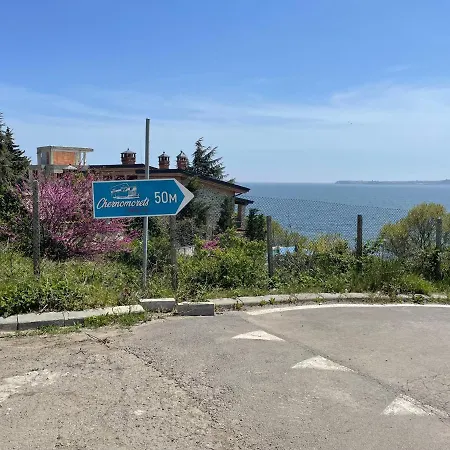 B28 Sunny Island Chernomorez Apartamento Chernomorets