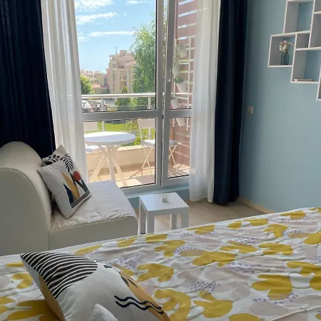 B28 Sunny Island Chernomorez Apartamento