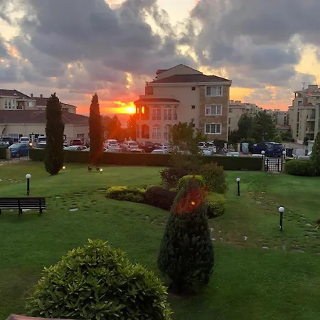 B28 Sunny Island Chernomorez *