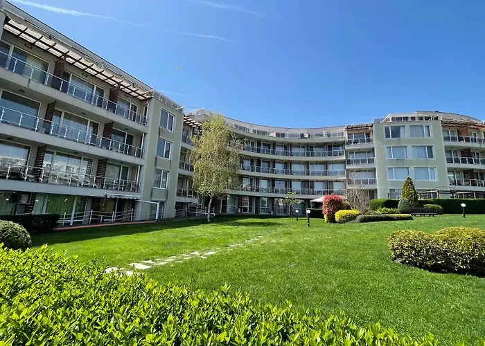 B28 Sunny Island Chernomorez צ'רנומורץ