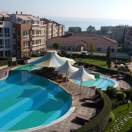 B28 Sunny Island Chernomorez Apartment