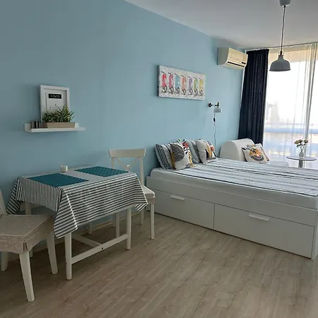 B28 Sunny Island Chernomorez شقة *